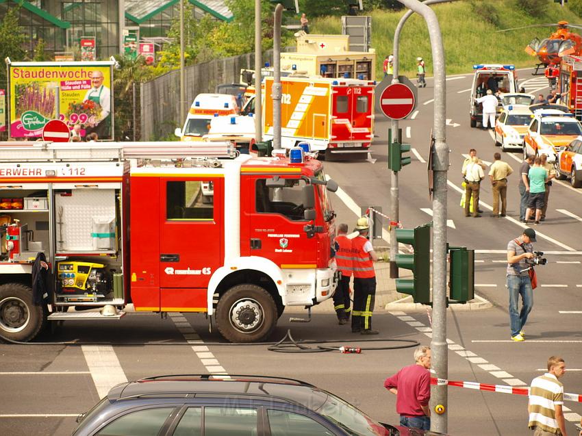 Schwerer Unfall mit Reisebus Lohmar Donrather Dreieck P164.JPG